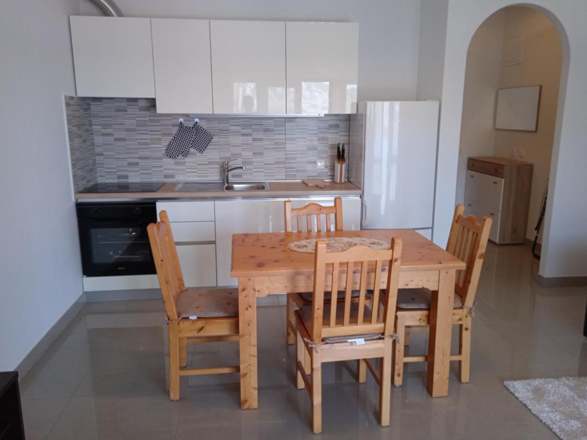 Apartments Aferdita Рачище Екстер'єр фото