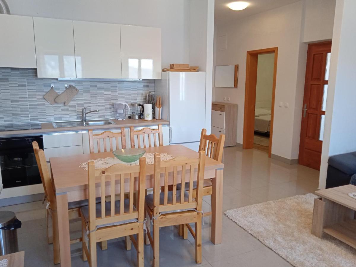 Apartments Aferdita Рачище Екстер'єр фото